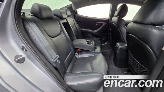 Hyundai AVANTE 2012 — photo 20