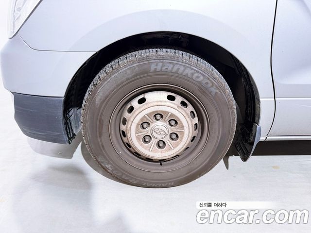 Hyundai Starex 2017 — photo 18