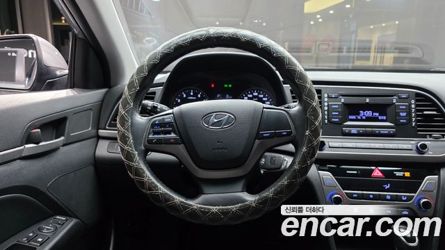 Hyundai AVANTE 2016 — photo 13