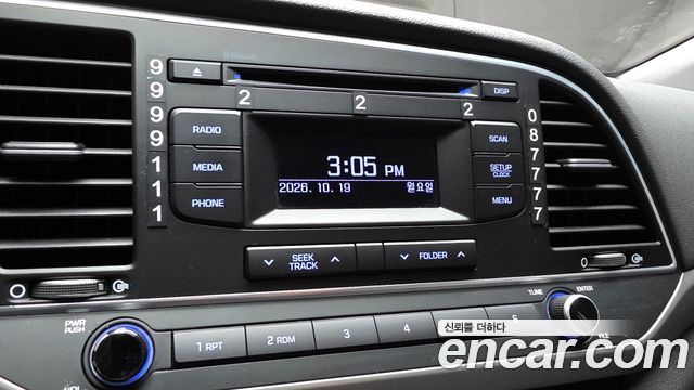 Hyundai AVANTE 2016 — photo 16