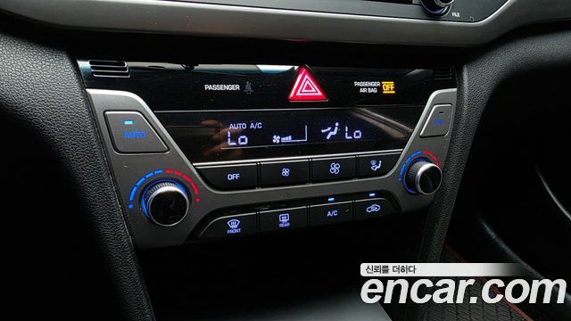 Hyundai AVANTE 2016 — photo 18