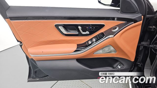 Mercedes-Benz S-Class 2022 — photo 14