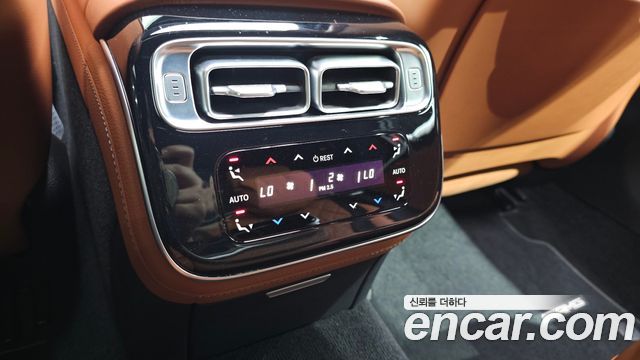 Mercedes-Benz S-Class 2022 — photo 35
