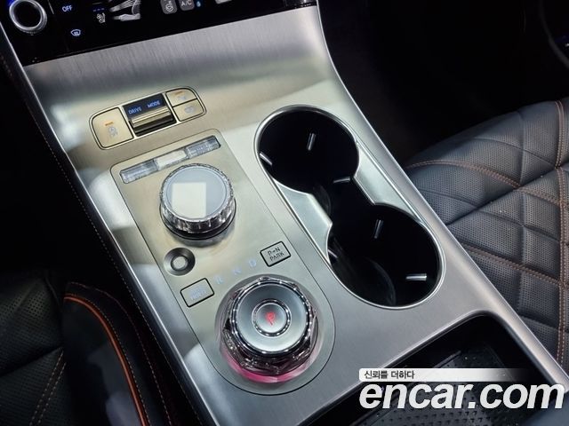 Genesis GV70 2025 — photo 11