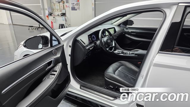 Hyundai Sonata 2022 — photo 13