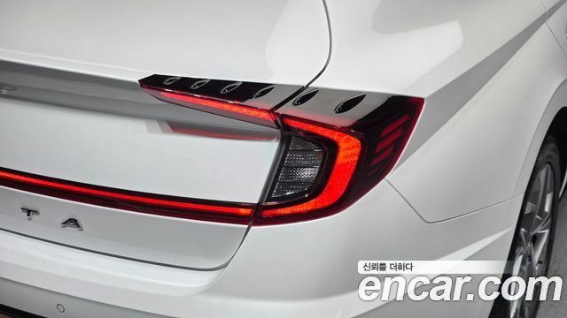 Hyundai Sonata 2022 — photo 9