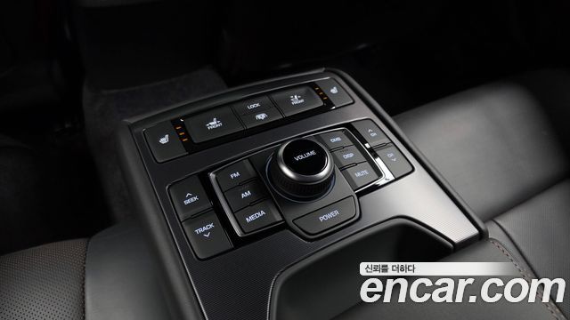 Genesis G80 2019 — photo 24
