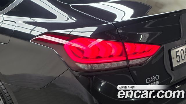 Genesis G80 2019 — photo 9