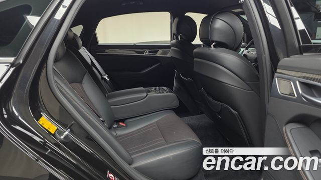 Genesis G80 2019 — photo 16