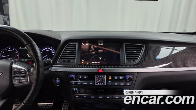 Genesis G80 2019 — photo 27