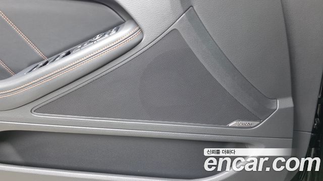 Genesis G80 2019 — photo 30