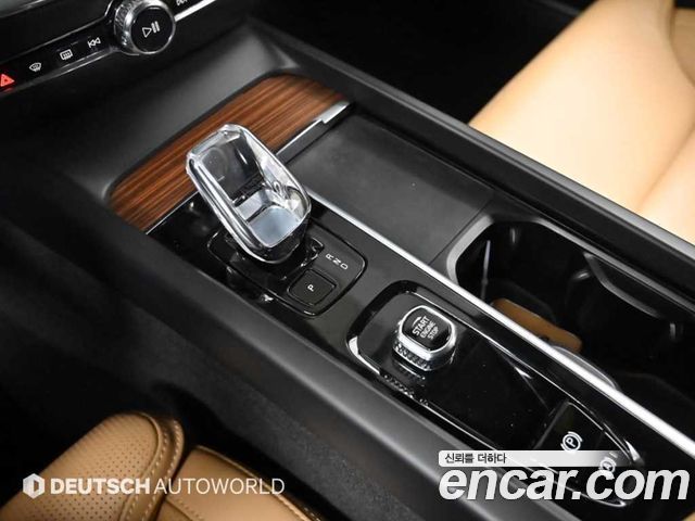 Volvo V60 2023 — photo 9