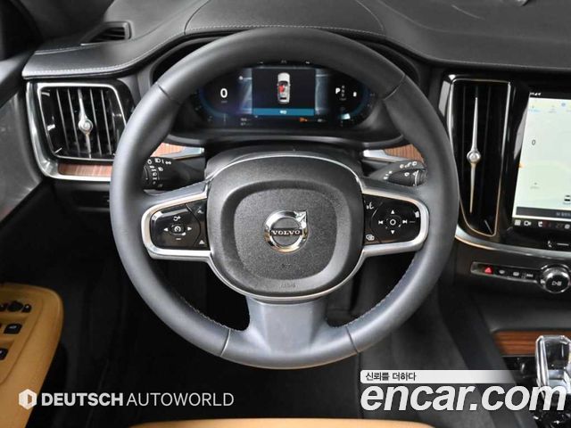Volvo V60 2023 — photo 13