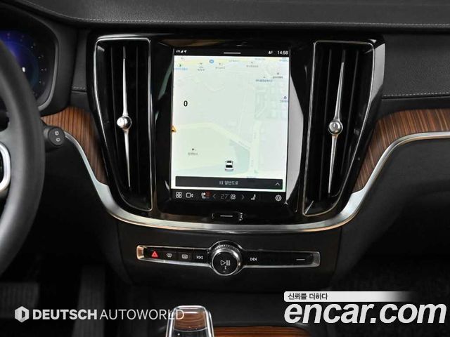 Volvo V60 2023 — photo 14
