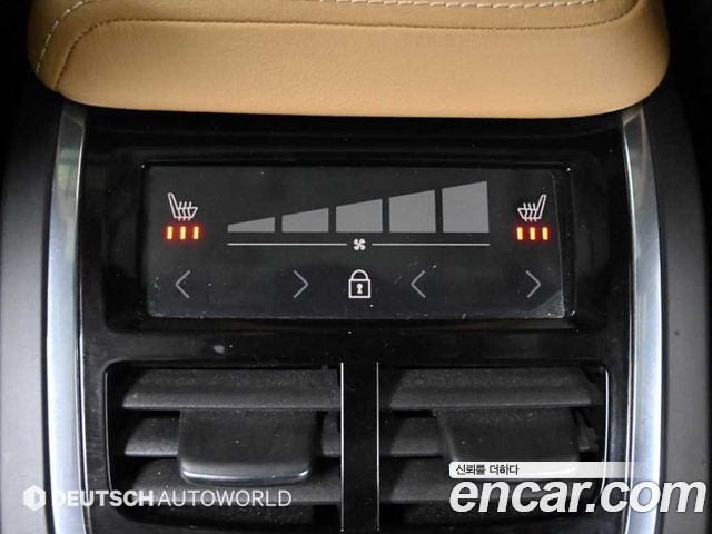 Volvo V60 2023 — photo 16