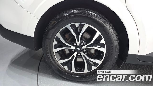 Kia Canival 2023 — photo 5
