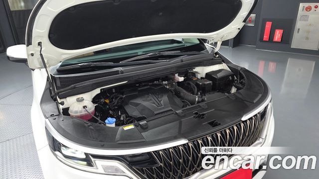 Kia Canival 2023 — photo 6