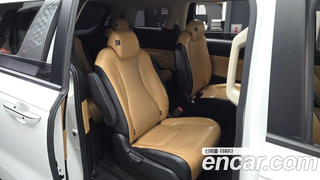 Kia Canival 2023 — photo 18