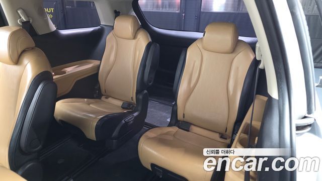 Kia Canival 2023 — photo 19