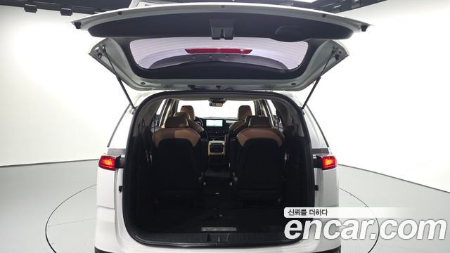 Kia Canival 2023 — photo 26