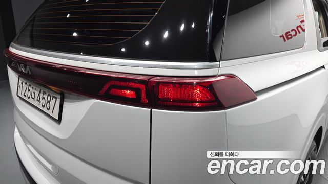 Kia Canival 2023 — photo 9
