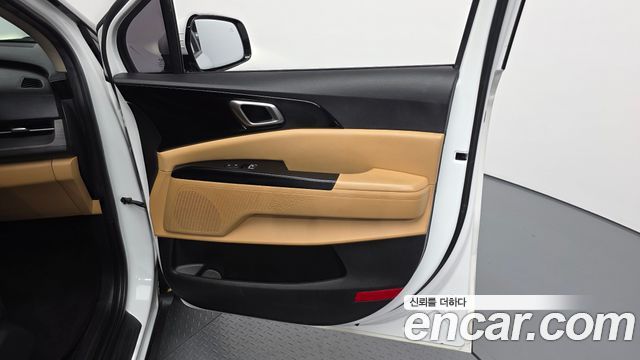Kia Canival 2023 — photo 14