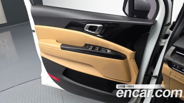 Kia Canival 2023 — photo 15