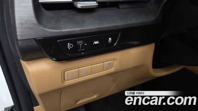 Kia Canival 2023 — photo 28