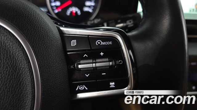 Kia Canival 2023 — photo 31