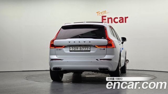 Volvo XC60 2019 — photo 4