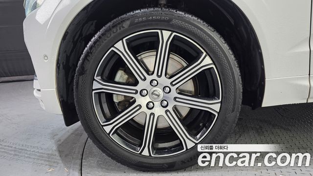 Volvo XC60 2019 — photo 5