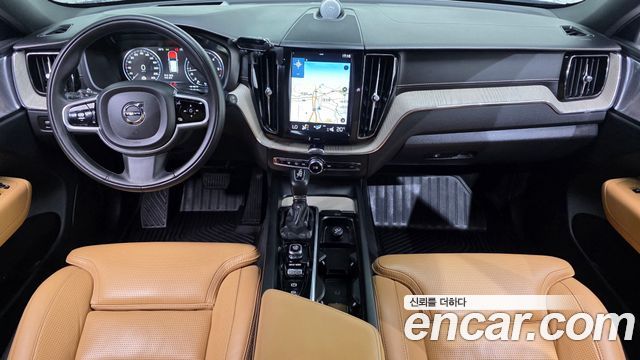 Volvo XC60 2019 — photo 10