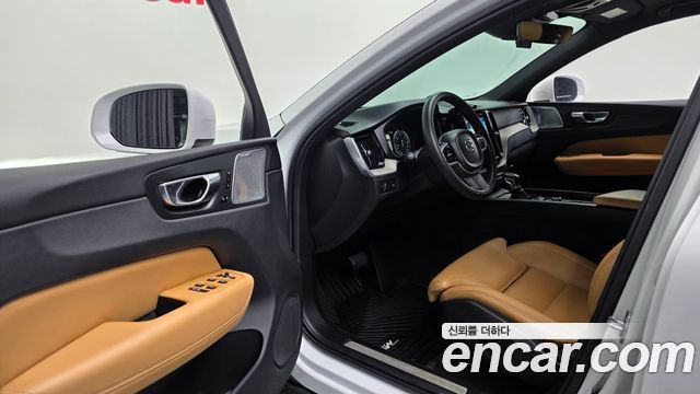 Volvo XC60 2019 — photo 19