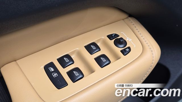 Volvo XC60 2019 — photo 21
