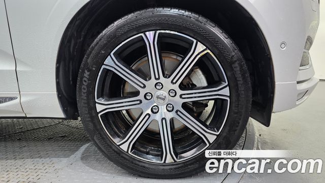 Volvo XC60 2019 — photo 7