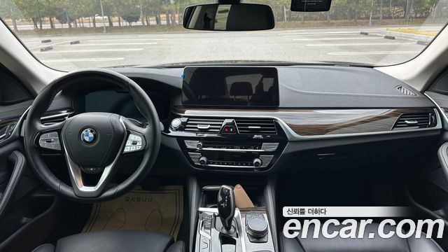 BMW 5-Series 2023 — photo 7