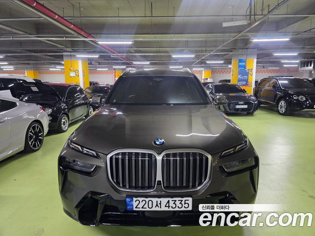 BMW X7 2023 — photo 1