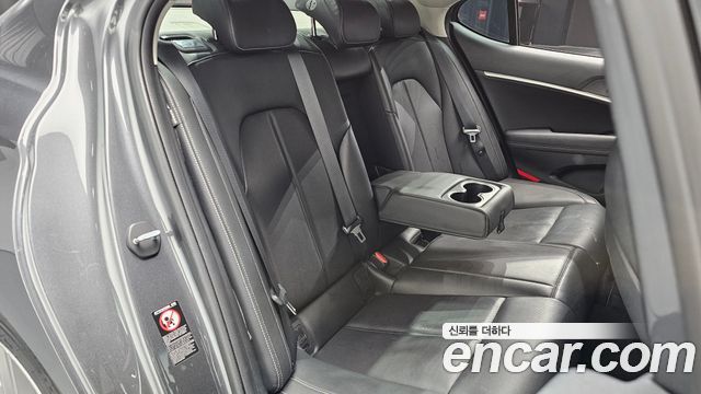 Genesis G70 2020 — photo 17