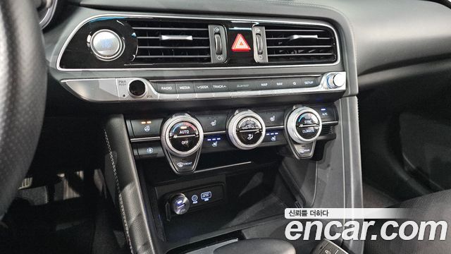 Genesis G70 2020 — photo 24