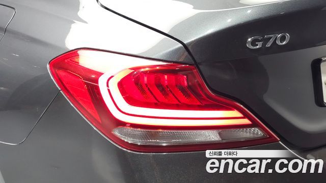 Genesis G70 2020 — photo 9