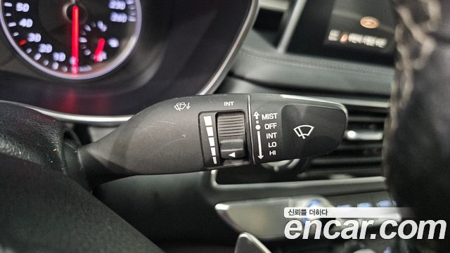 Genesis G70 2020 — photo 27