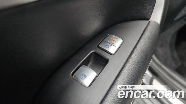 Genesis G70 2020 — photo 28