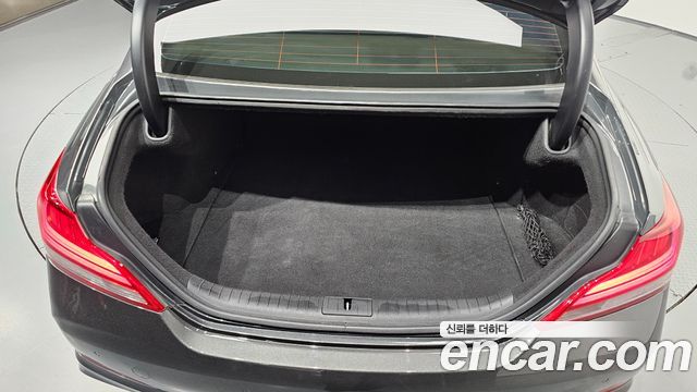 Genesis G70 2020 — photo 32