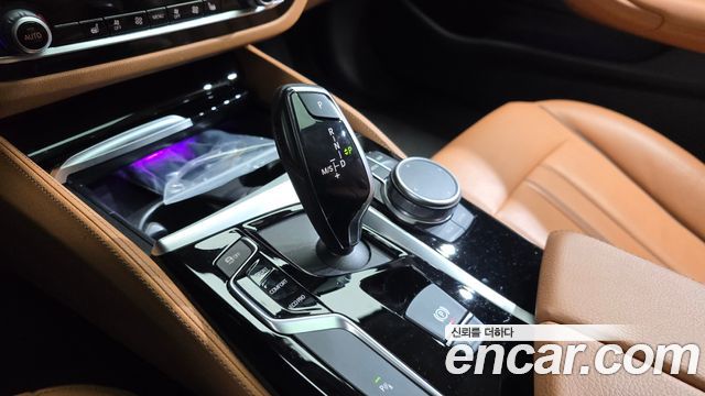 BMW 5-Series 2020 — photo 12