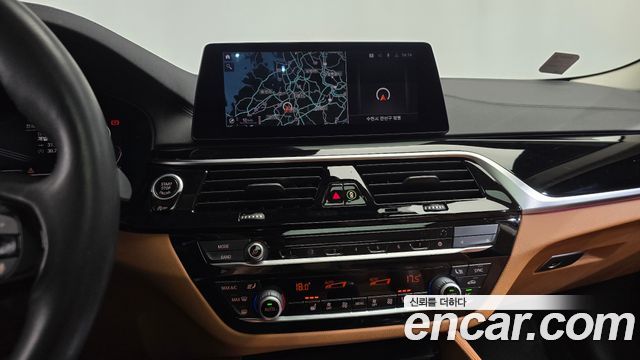 BMW 5-Series 2020 — photo 18