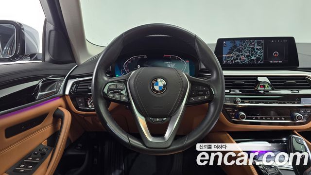 BMW 5-Series 2020 — photo 19