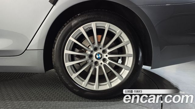 BMW 5-Series 2020 — photo 7