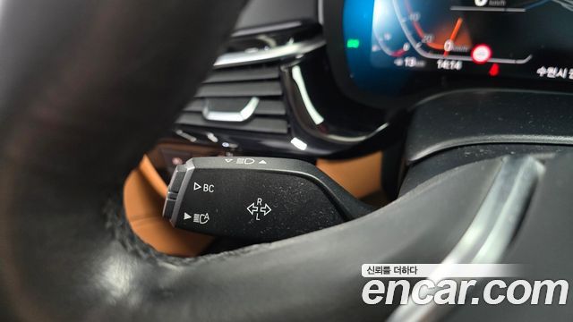 BMW 5-Series 2020 — photo 29
