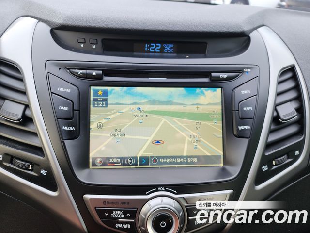 Hyundai AVANTE 2016 — photo 11