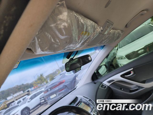 Hyundai AVANTE 2016 — photo 16